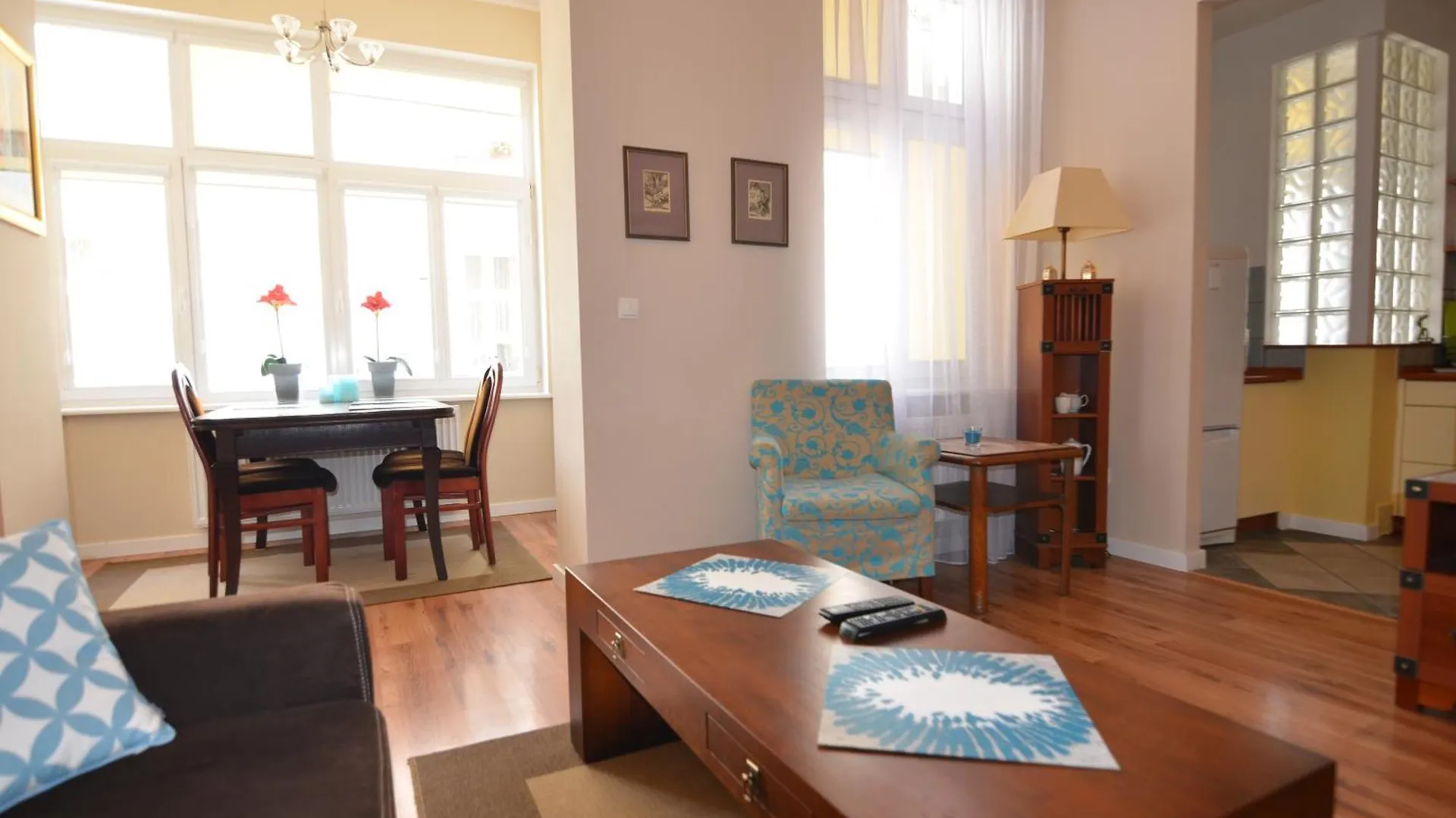 Victus Apartamenty, Apartamenty Adams location